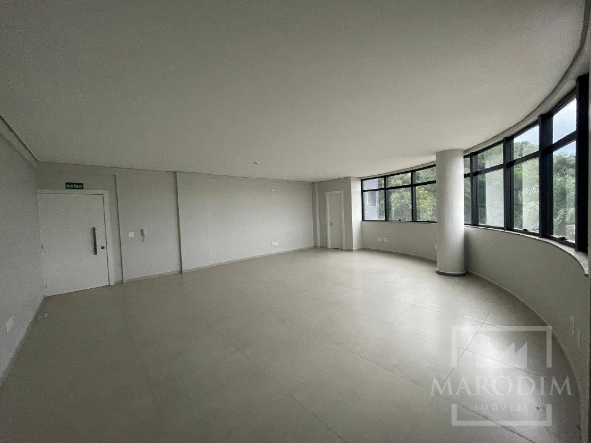 Salas/Conjuntos com 66m², Nao suíte, no bairro Centro em Marau
