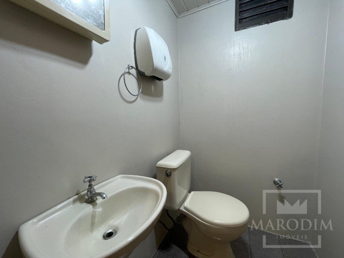 Salas/Conjuntos com 36m², Nao suíte, no bairro Centro em Marau