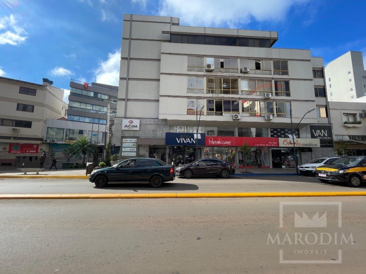 Salas/Conjuntos com 36m², Nao suíte, no bairro Centro em Marau