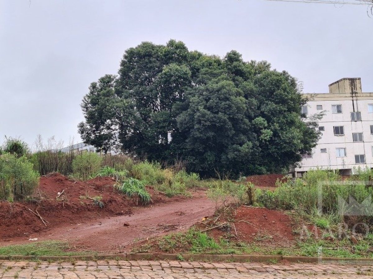 Terreno com 623m², Nao suíte, no bairro Jardim do Sol em Marau
