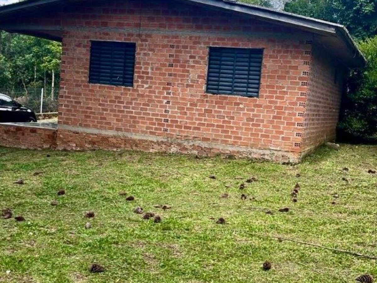 Sítio com 70m², 2 dormitórios, Nao suíte, no bairro Interior em Marau