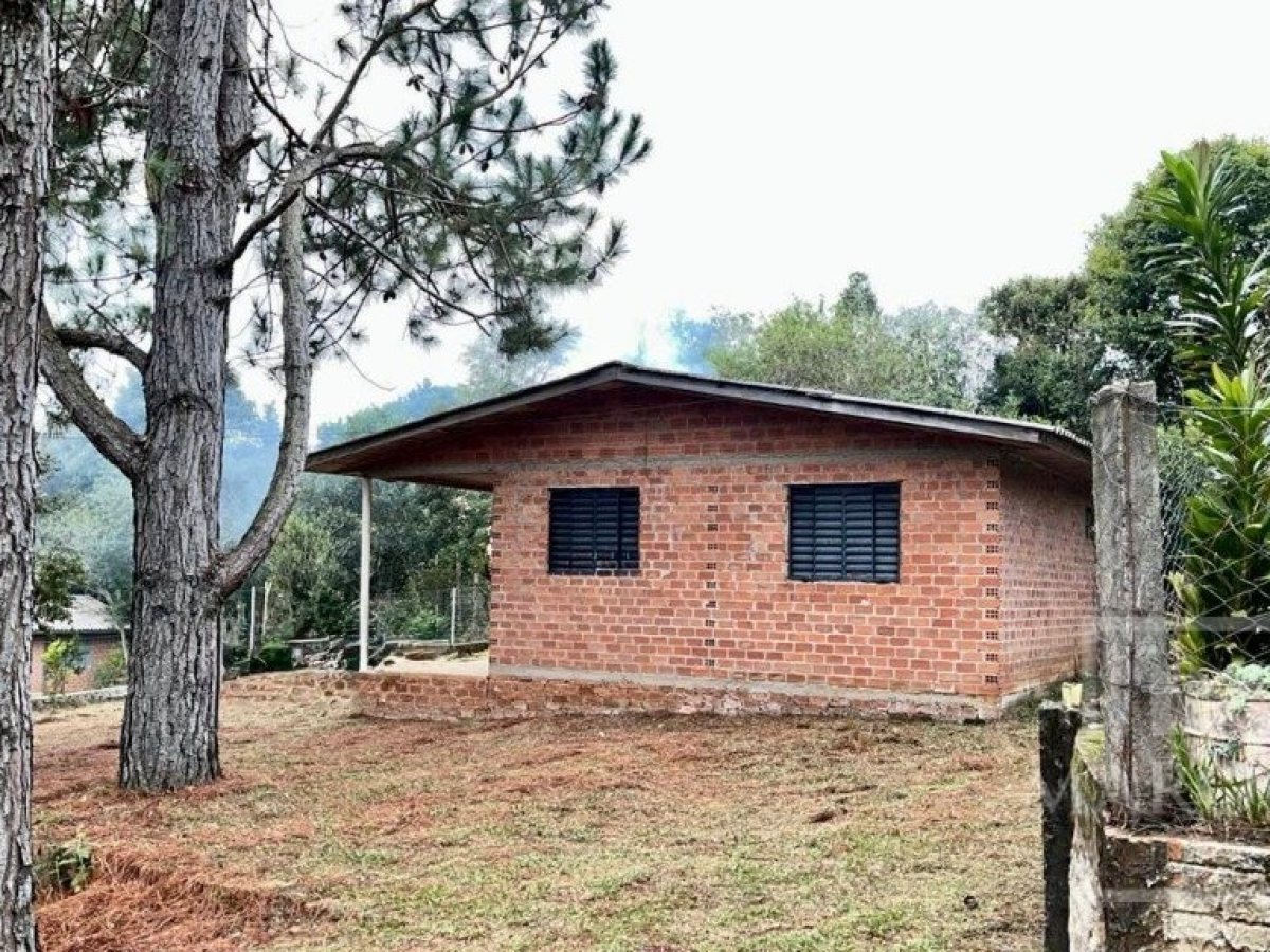 Sítio com 70m², 2 dormitórios, Nao suíte, no bairro Interior em Marau