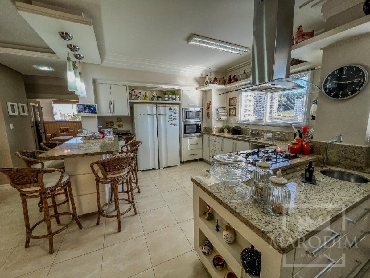 Cobertura com 215m², 3 dormitórios, Sim suíte, 1 vaga, no bairro Centro em Marau