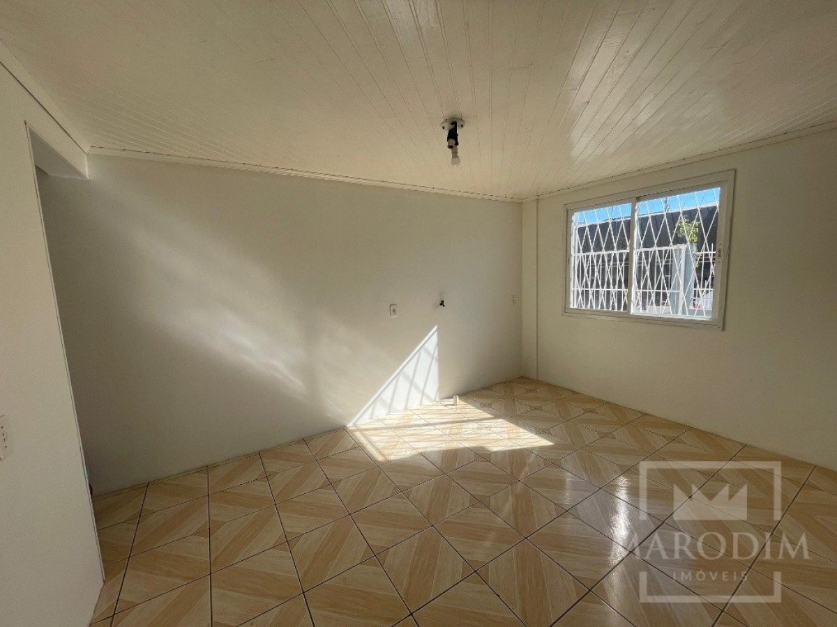 Salas/Conjuntos com 60m², Nao suíte, no bairro Est RS 324 Saída Passo Fundo, Trevo Saída, 1000 em Marau