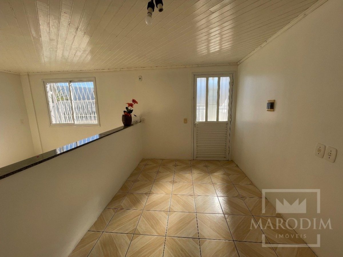 Salas/Conjuntos com 60m², Nao suíte, no bairro Est RS 324 Saída Passo Fundo, Trevo Saída, 1000 em Marau