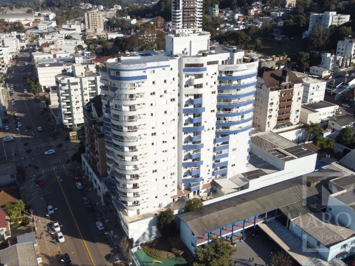 Apartamento com 127m², 2 dormitórios, Sim suíte, 2 vagas, no bairro Centro em Marau
