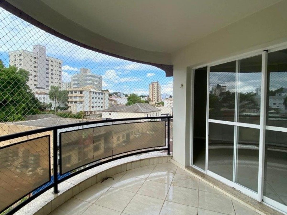 Apartamento com 108m², 3 dormitórios, Nao suíte, 1 vaga, no bairro Centro em Marau