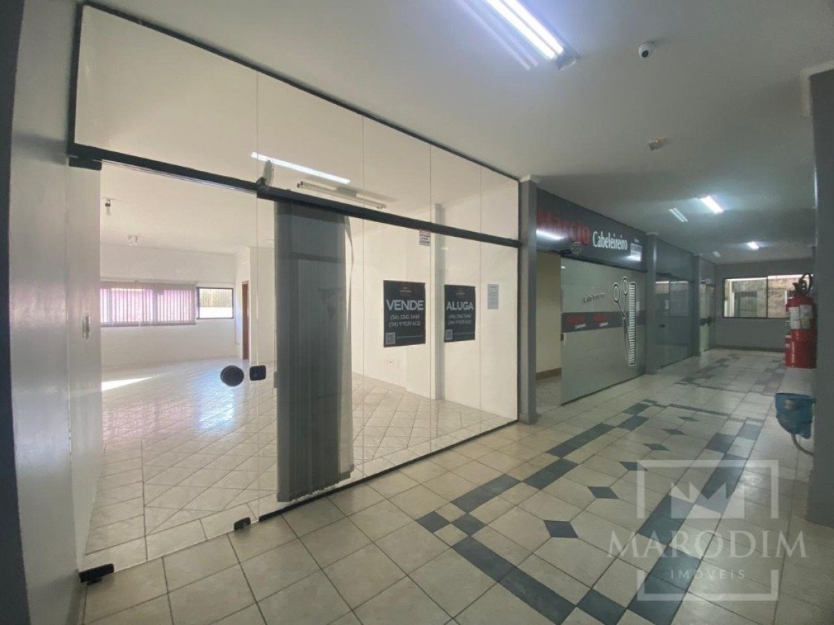 Salas/Conjuntos com 52m², Nao suíte, no bairro Centro em Marau