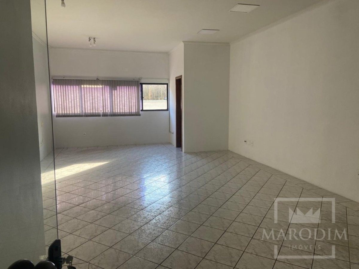 Salas/Conjuntos com 52m², Nao suíte, no bairro Centro em Marau