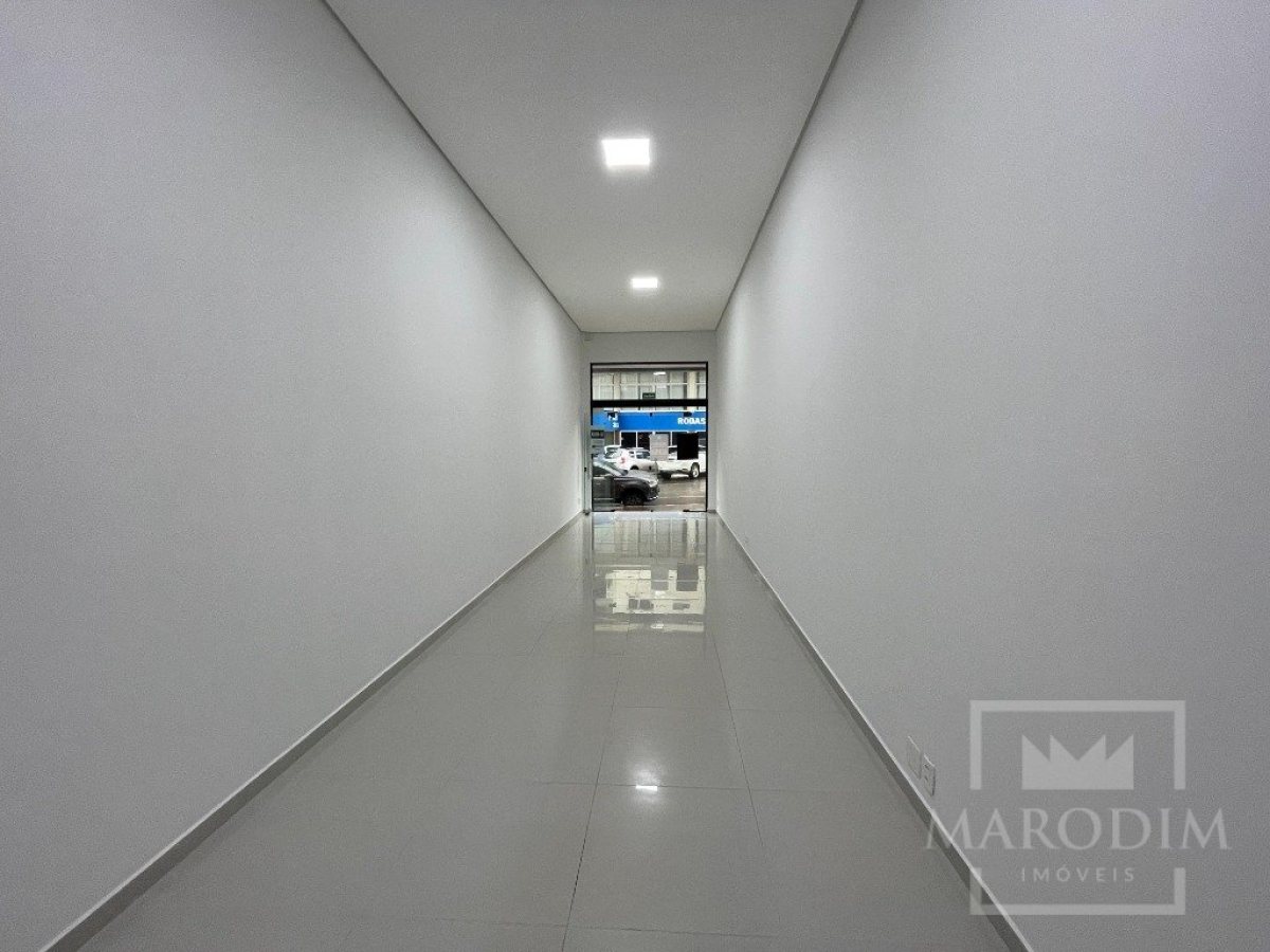 Salas/Conjuntos com 38m², Nao suíte, no bairro Centro em Marau