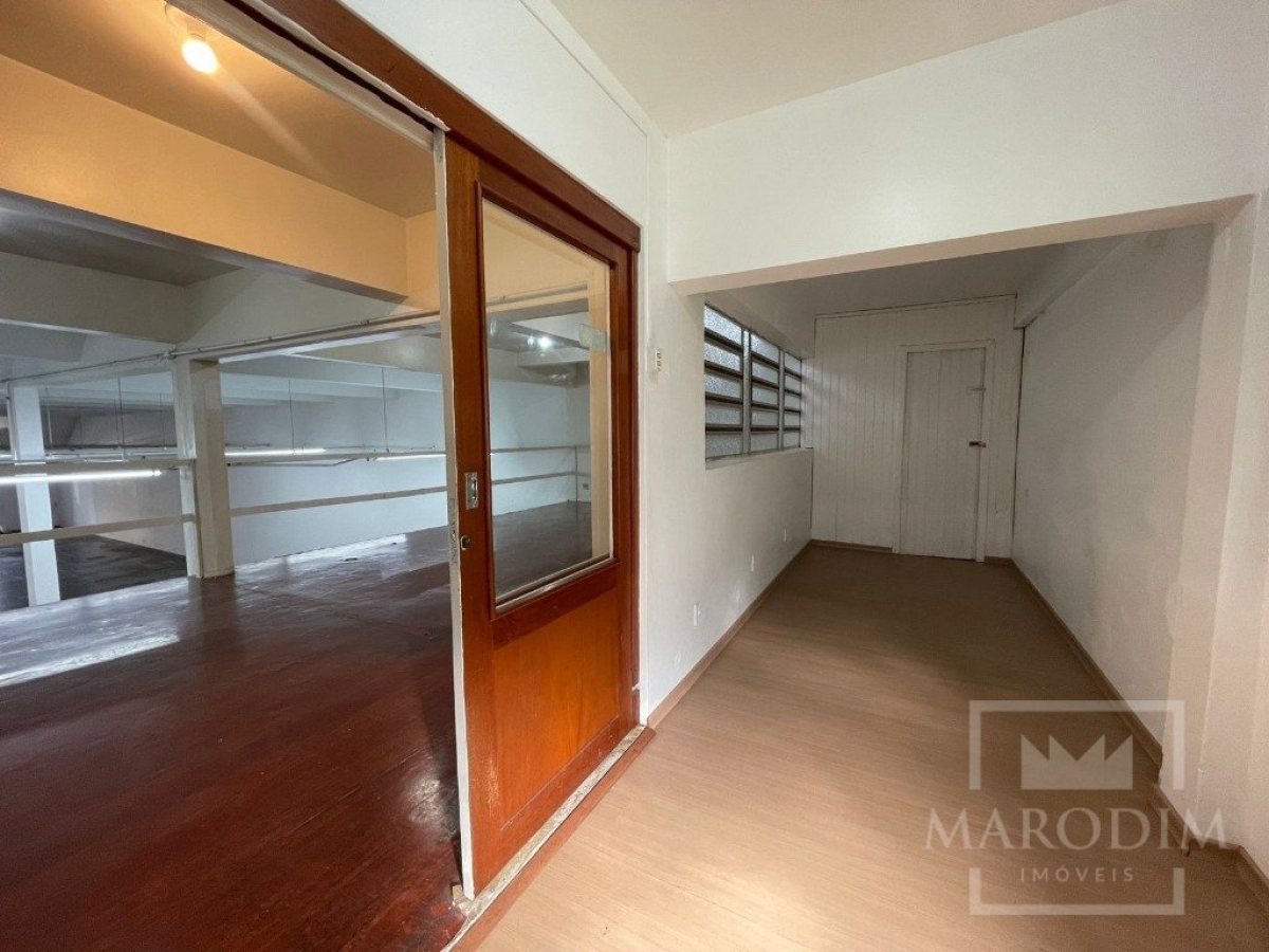 Pavilhão com 1000m², Nao suíte, no bairro Centro em Marau