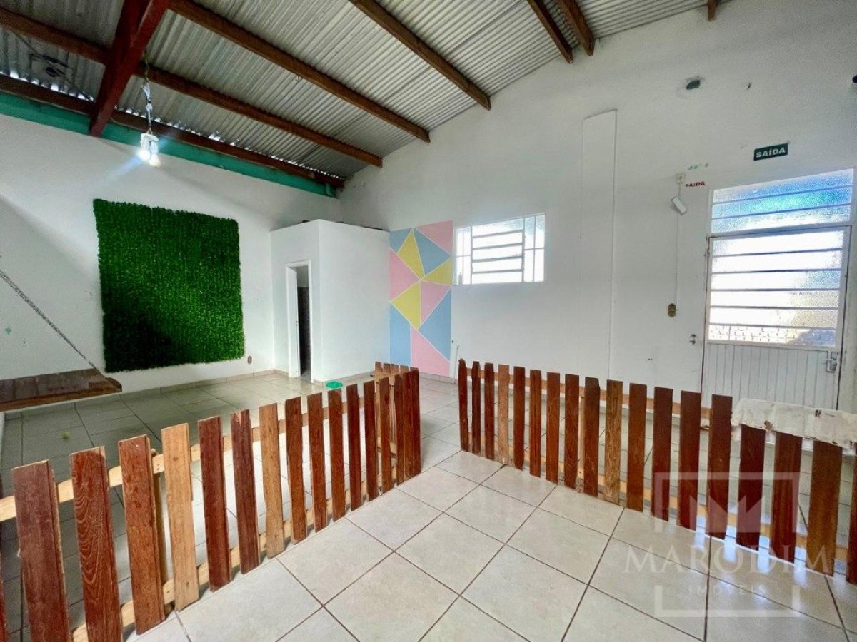 Casa comercial com 458m², Nao suíte, no bairro São  Cristóvão em Marau