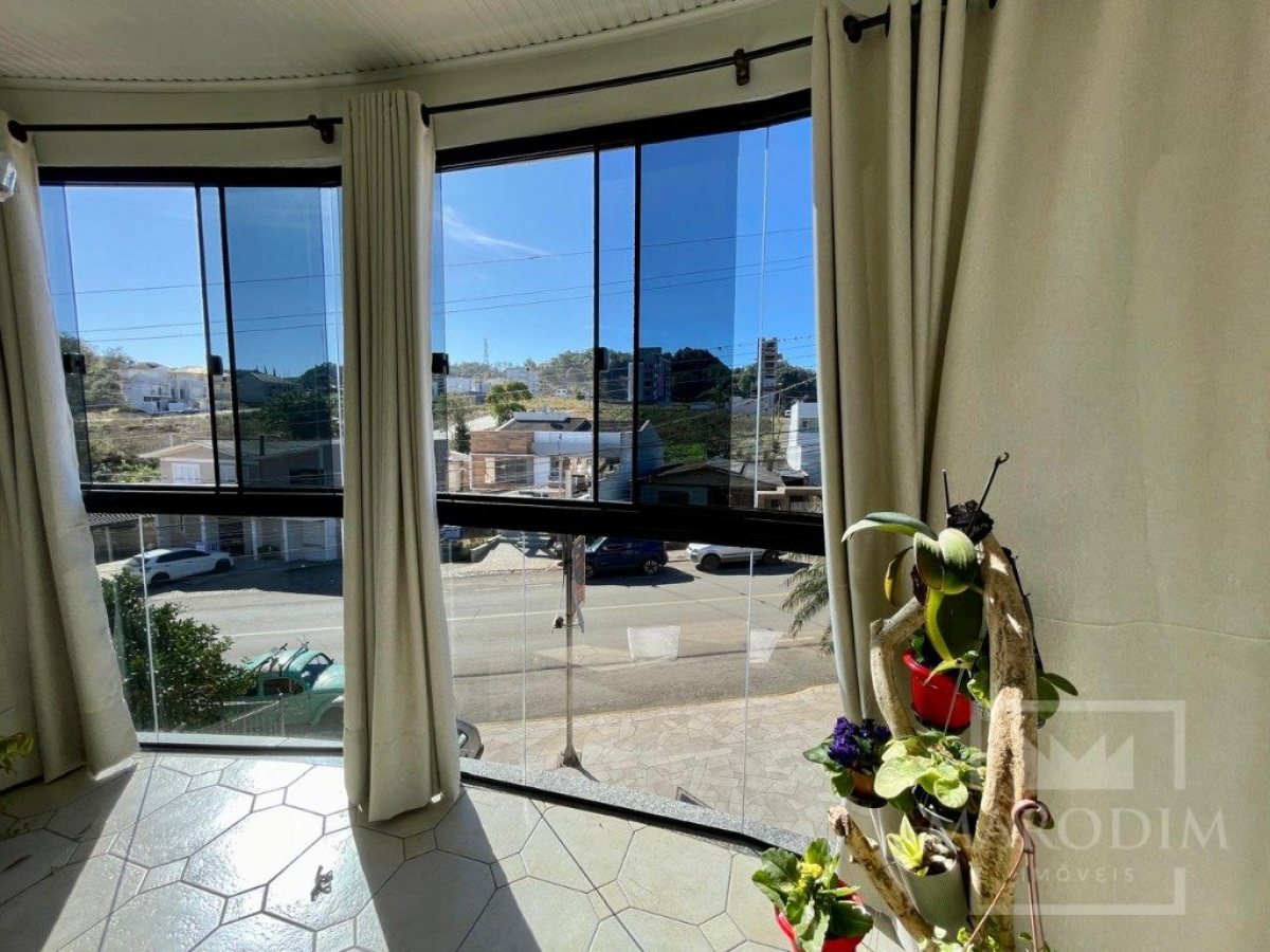 Casa comercial com 458m², Nao suíte, no bairro São  Cristóvão em Marau