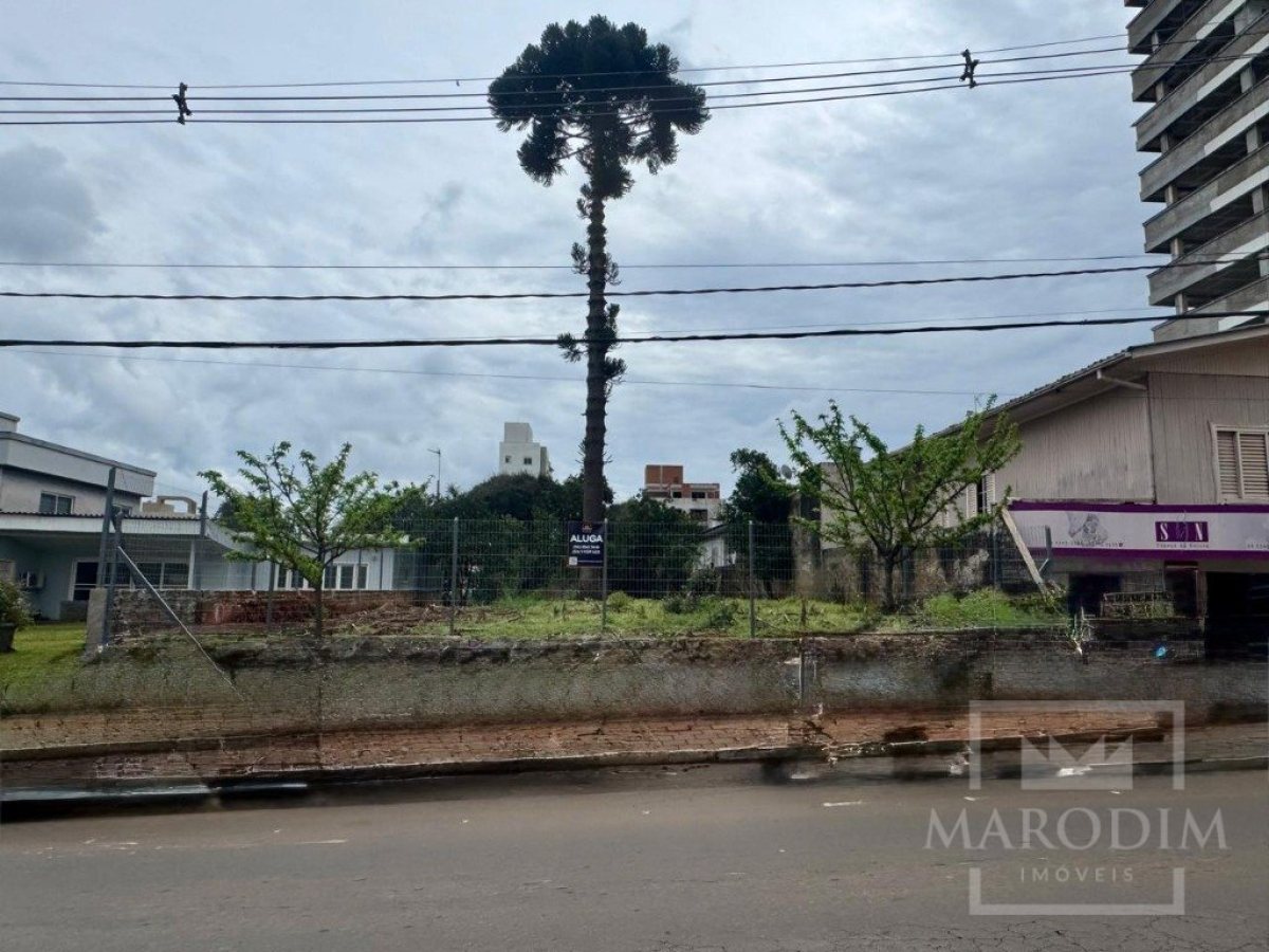 Terreno com 335m², Nao suíte, no bairro Centro em Marau