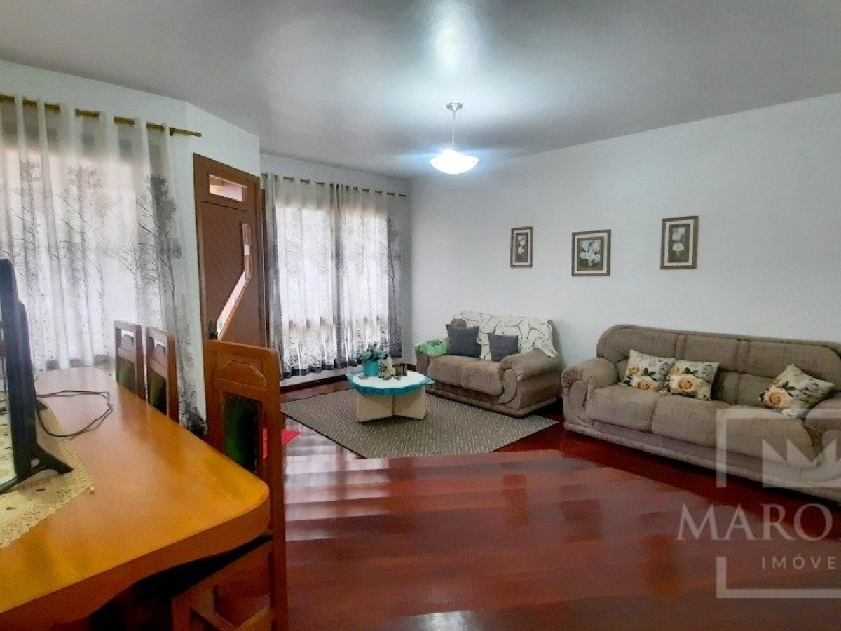 Casa com 184m², 4 dormitórios, Nao suíte, 3 vagas, no bairro Bosque em Marau