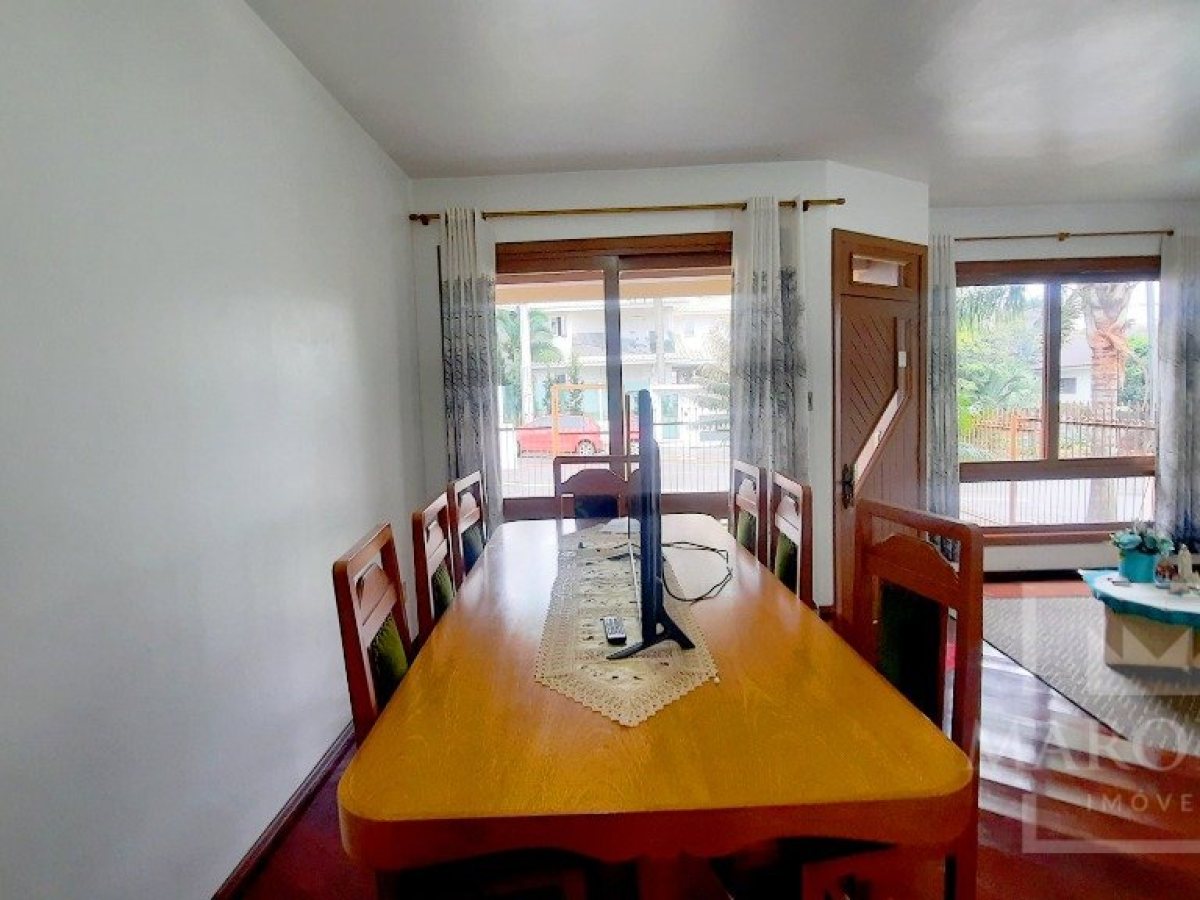 Casa com 184m², 4 dormitórios, Nao suíte, 3 vagas, no bairro Bosque em Marau