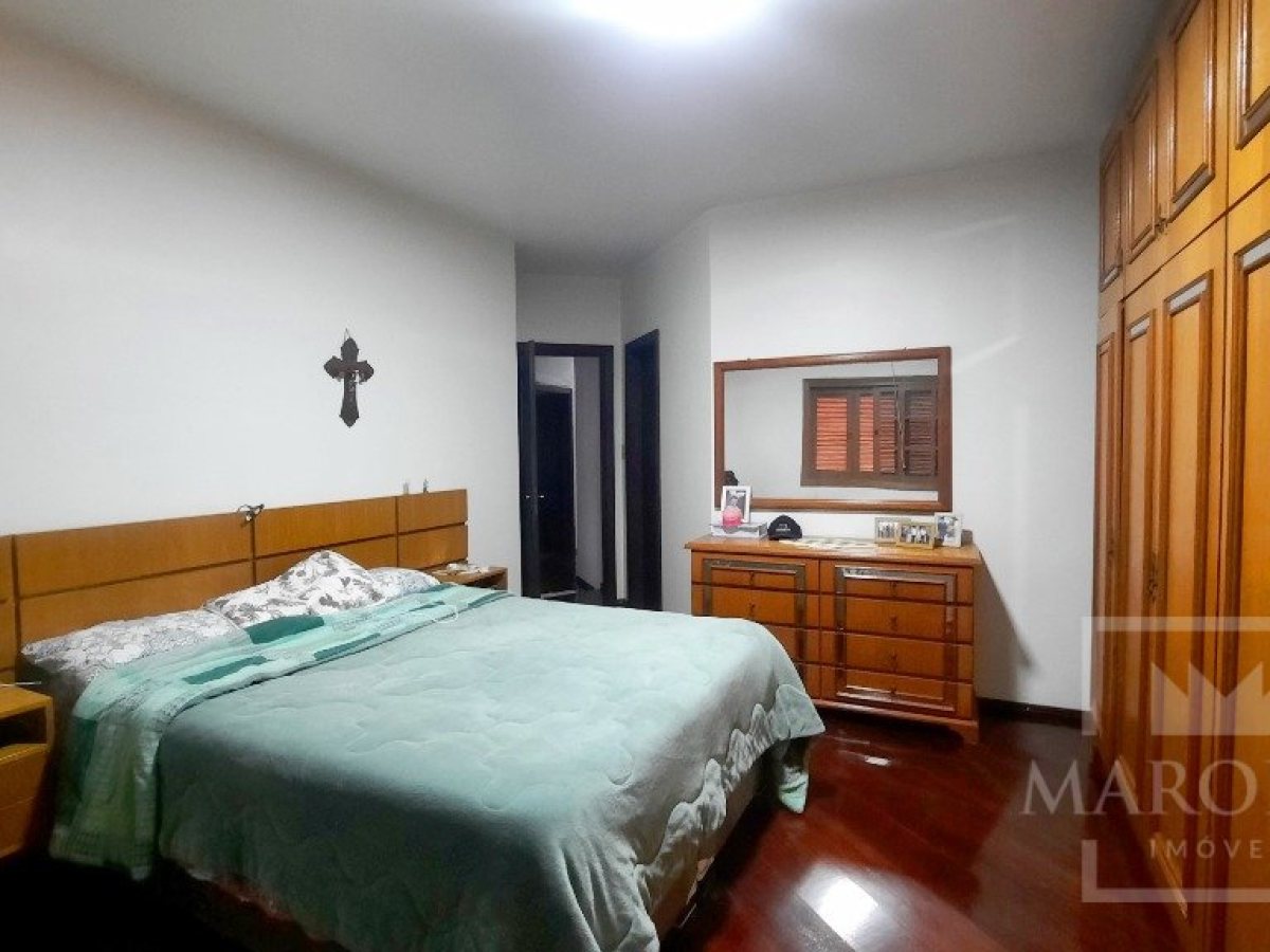 Casa com 184m², 4 dormitórios, Nao suíte, 3 vagas, no bairro Bosque em Marau