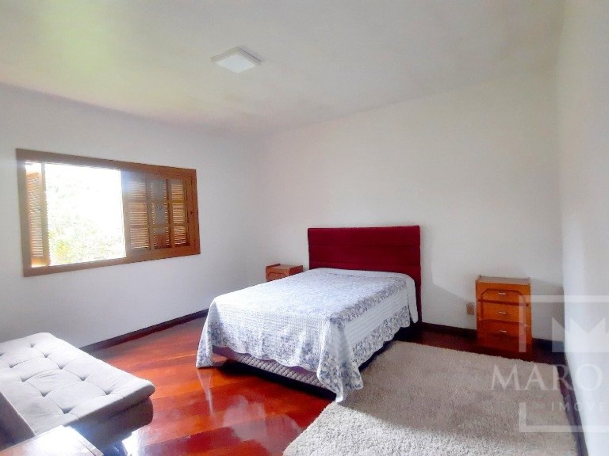 Casa com 184m², 4 dormitórios, Nao suíte, 3 vagas, no bairro Bosque em Marau