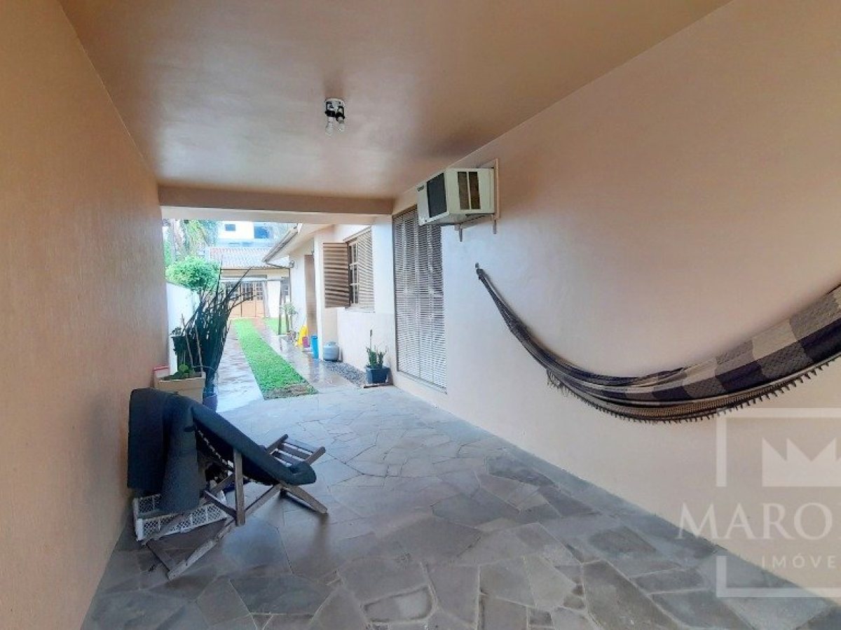 Casa com 184m², 4 dormitórios, Nao suíte, 3 vagas, no bairro Bosque em Marau