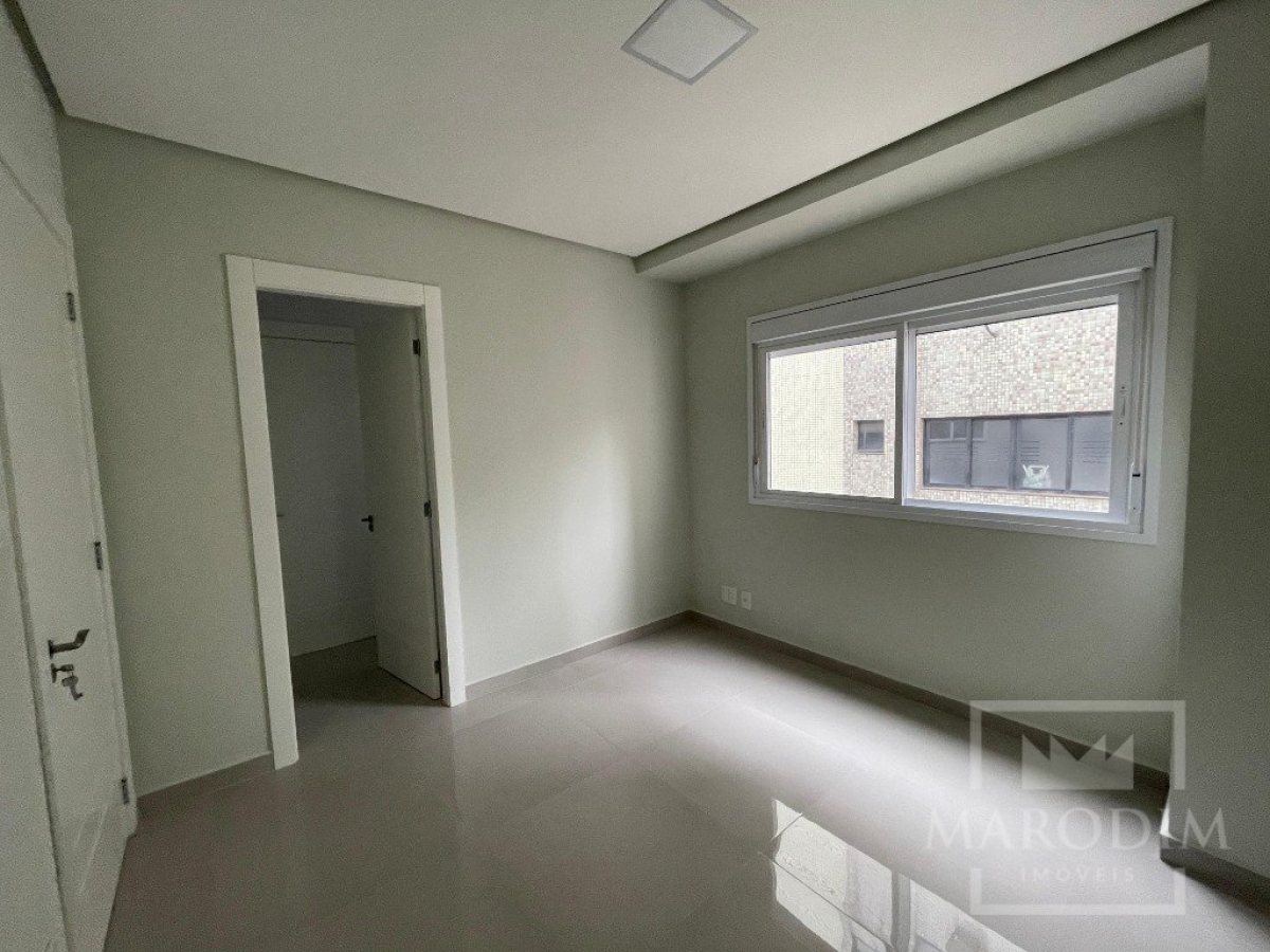 Apartamento com 112m², 3 dormitórios, Nao suíte, 1 vaga, no bairro Centro em Marau