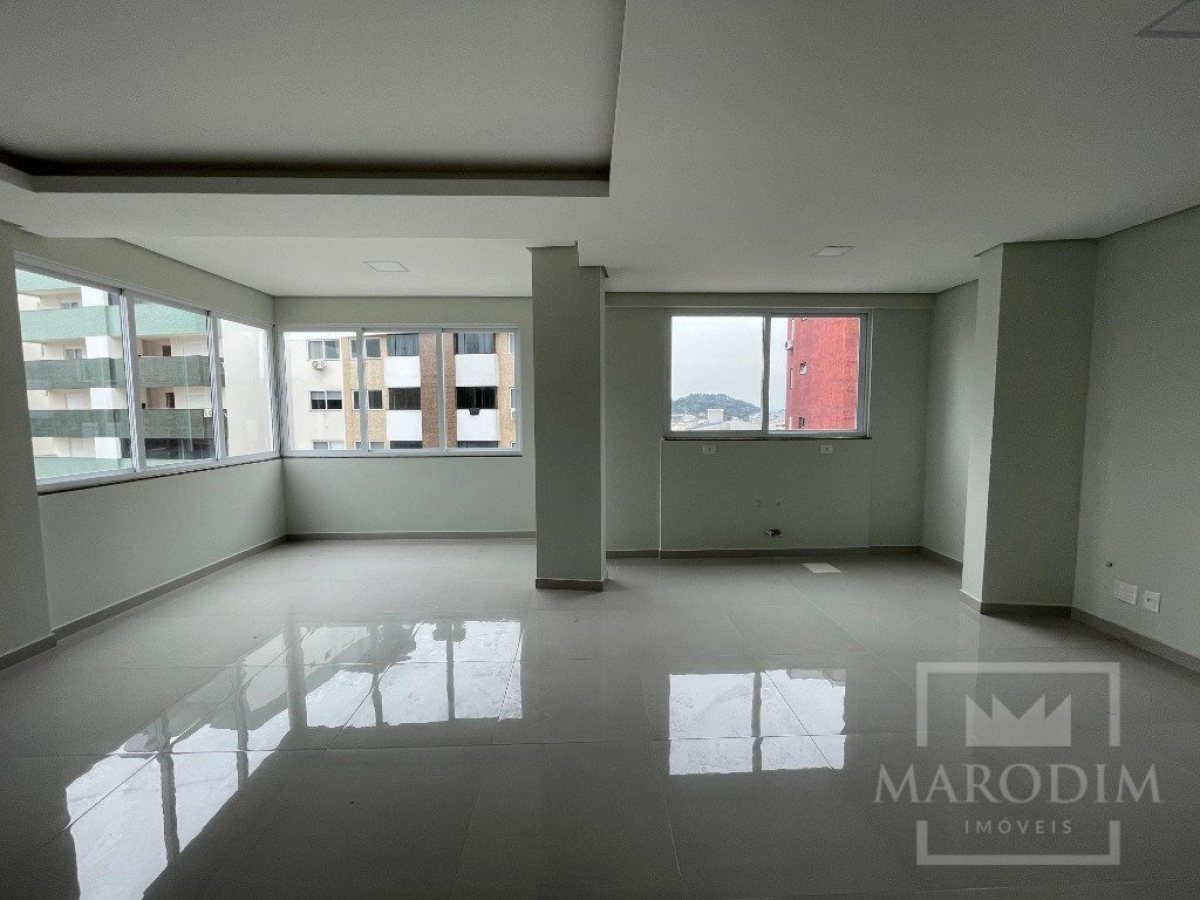 Apartamento com 112m², 3 dormitórios, Nao suíte, 1 vaga, no bairro Centro em Marau