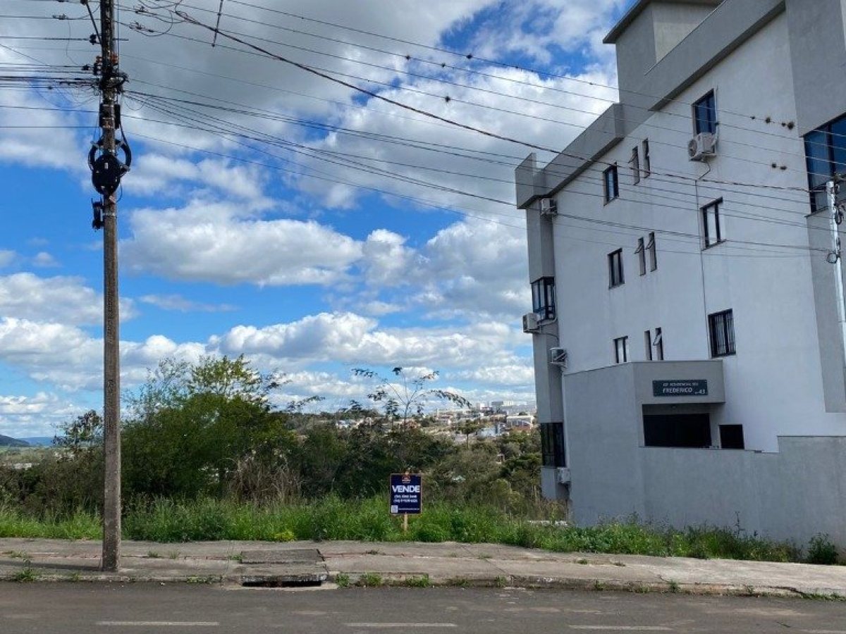 Terreno com 338m², Nao suíte, no bairro Loteamento Santin em Marau
