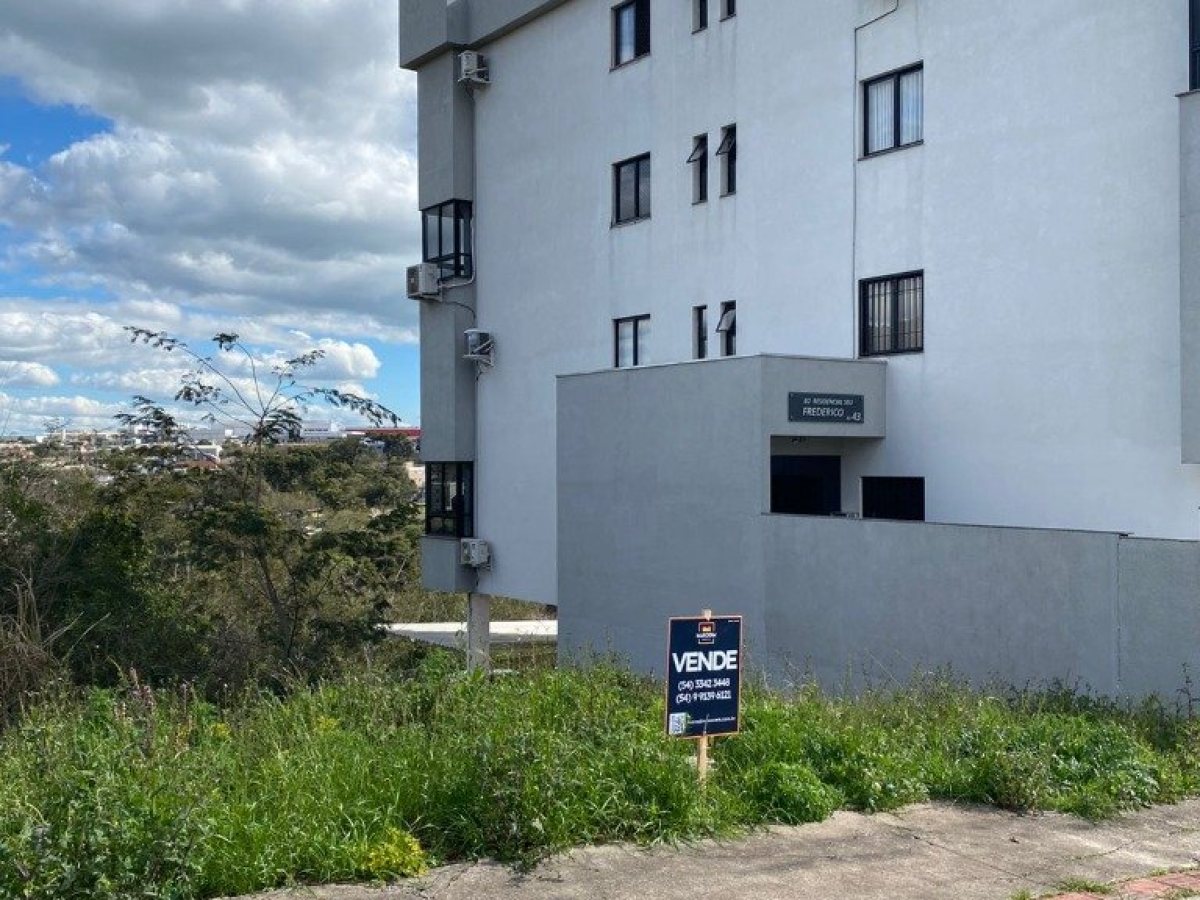 Terreno com 338m², Nao suíte, no bairro Loteamento Santin em Marau