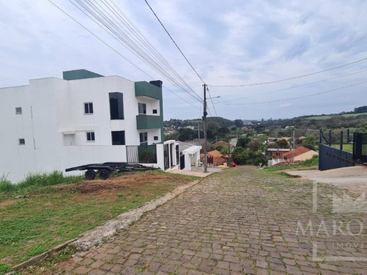 Terreno com 300m², Nao suíte, no bairro Loteamento Falquembach em Marau