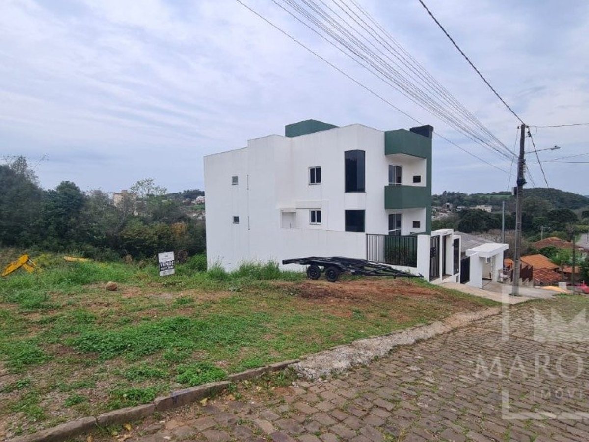 Terreno com 300m², Nao suíte, no bairro Loteamento Falquembach em Marau