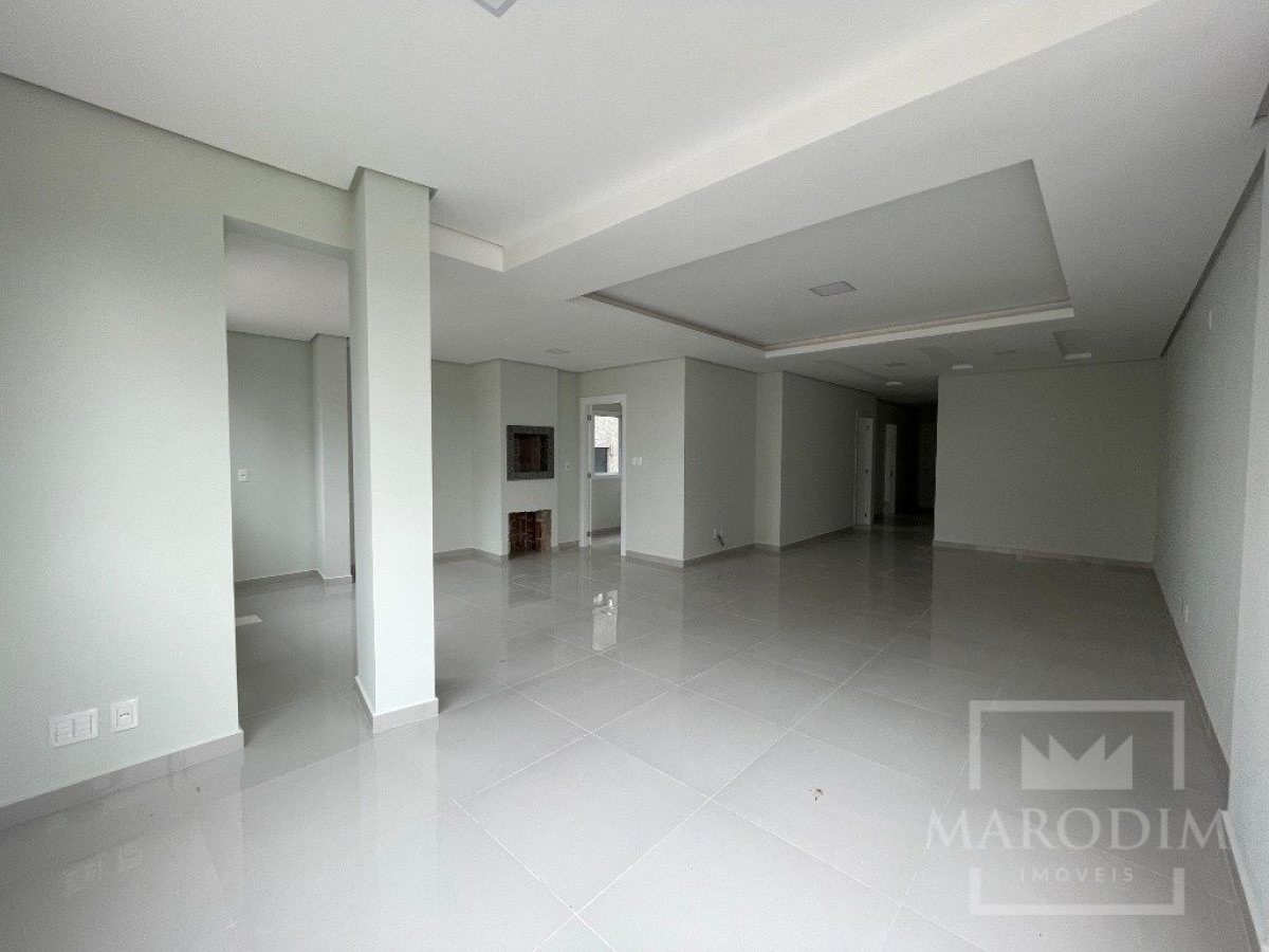 Apartamento com 112m², 3 dormitórios, Nao suíte, 1 vaga, no bairro Centro em Marau