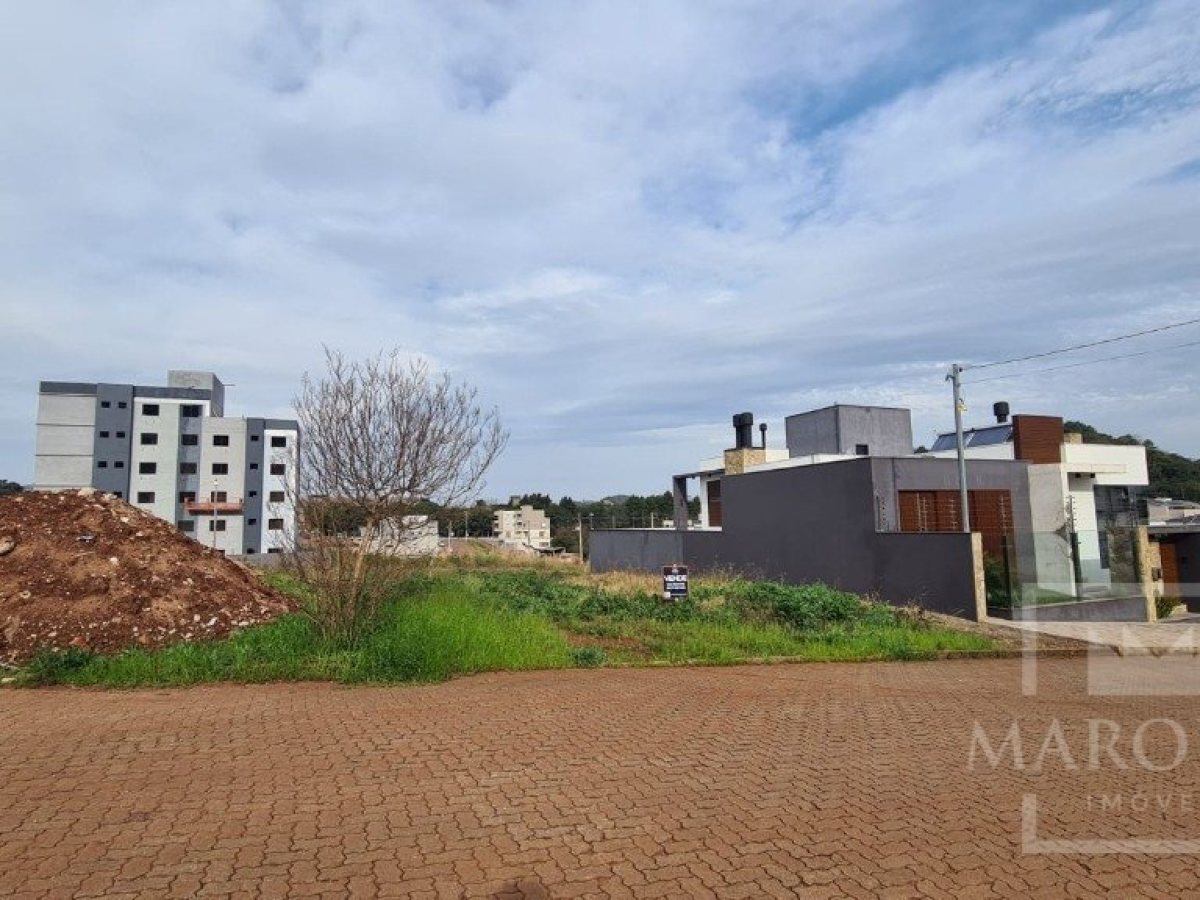 Terreno com 350m², Nao suíte, no bairro Loteamento Santin em Marau