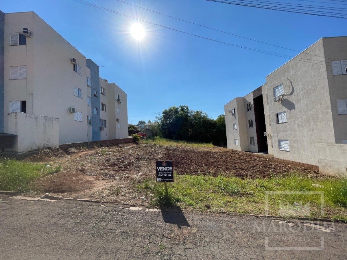 Terreno com 852m², Nao suíte, no bairro Jardim  América em Marau
