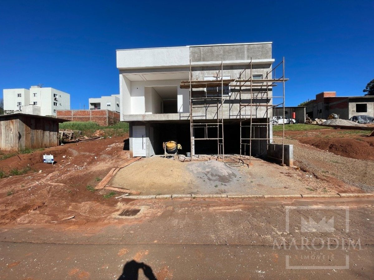Casa com 130m², 3 dormitórios, Sim suíte, 2 vagas, no bairro Santa Lucia em Marau