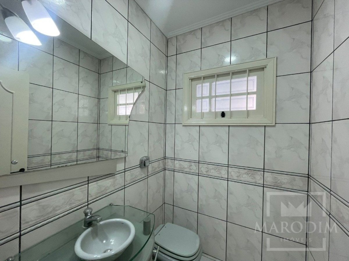 Casa com 293m², 3 dormitórios, Nao suíte, 1 vaga, no bairro Bosque em Marau