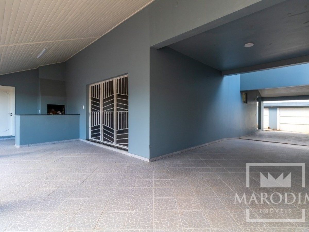 Casa com 293m², 3 dormitórios, Nao suíte, 1 vaga, no bairro Bosque em Marau