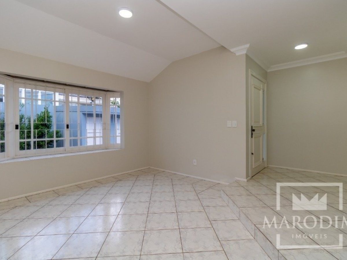 Casa com 293m², 3 dormitórios, Nao suíte, 1 vaga, no bairro Bosque em Marau