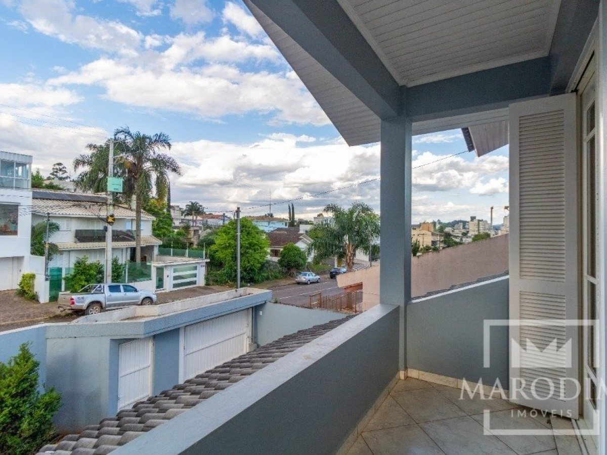 Casa com 293m², 3 dormitórios, Nao suíte, 1 vaga, no bairro Bosque em Marau