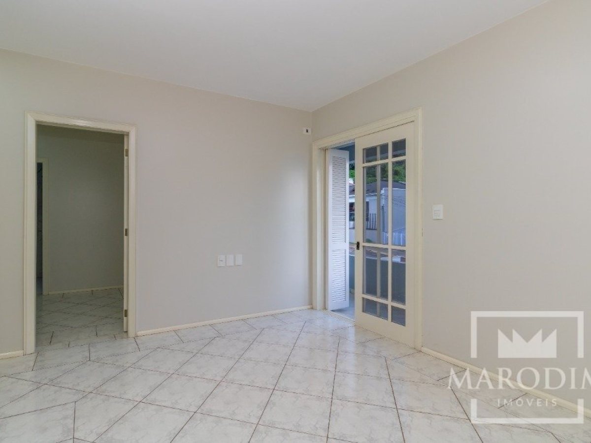 Casa com 293m², 3 dormitórios, Nao suíte, 1 vaga, no bairro Bosque em Marau