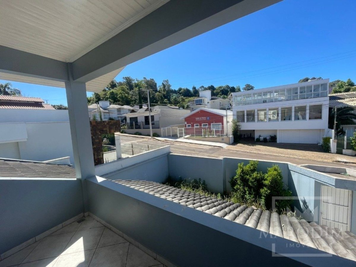 Casa com 293m², 3 dormitórios, Nao suíte, 1 vaga, no bairro Bosque em Marau