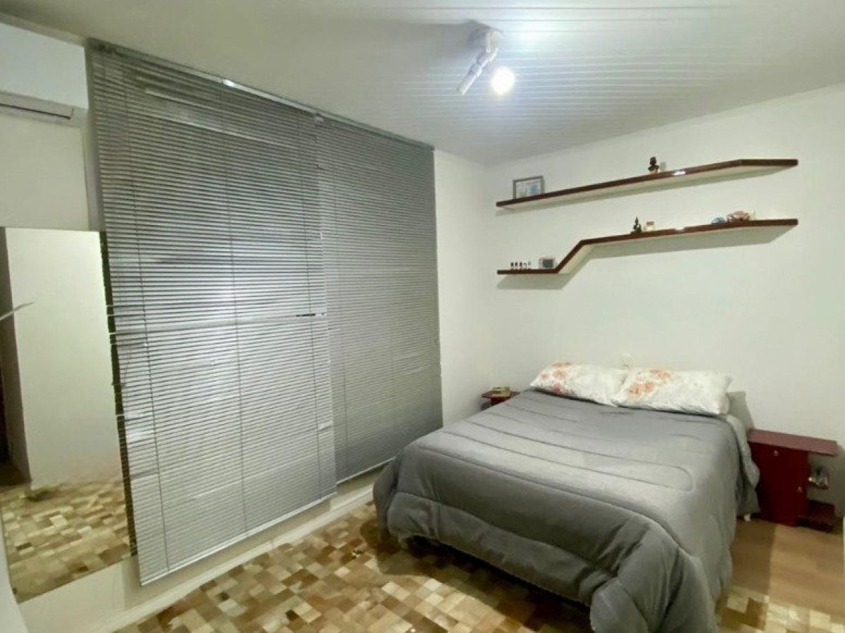 Casa com 166m², 4 dormitórios, Nao suíte, 3 vagas, no bairro Centro em Marau