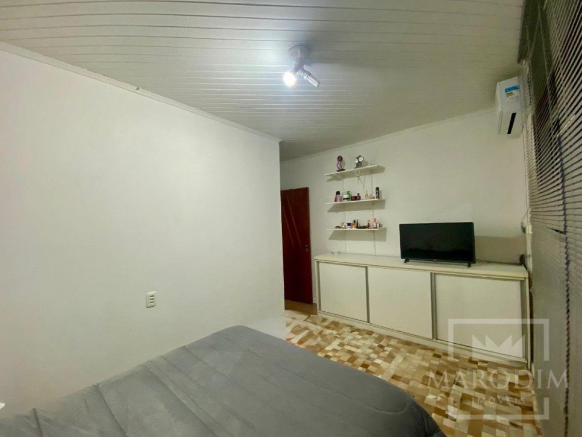 Casa com 166m², 4 dormitórios, Nao suíte, 3 vagas, no bairro Centro em Marau