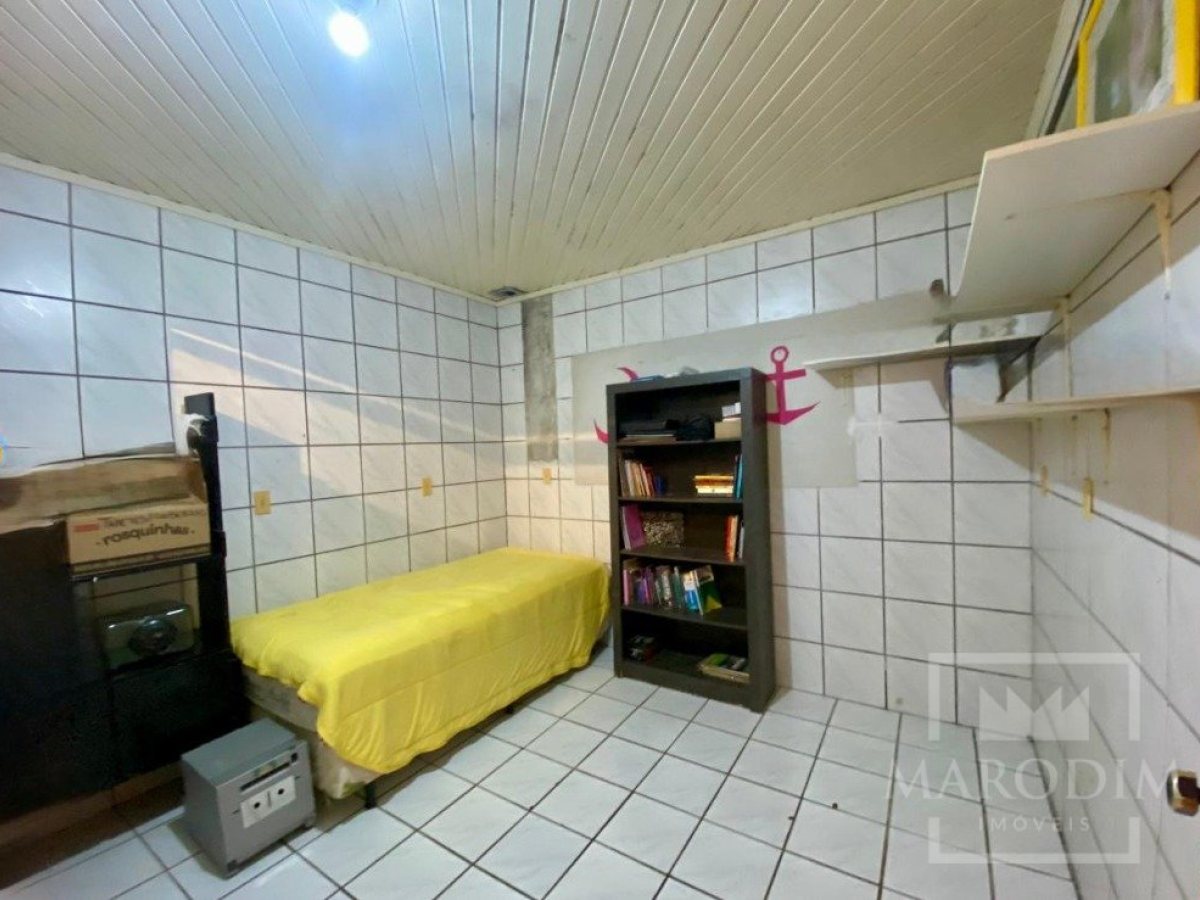 Casa com 166m², 4 dormitórios, Nao suíte, 3 vagas, no bairro Centro em Marau