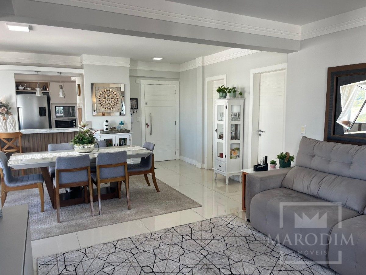 Apartamento com 134m², 3 dormitórios, Sim suíte, 2 vagas, no bairro Centro em Marau