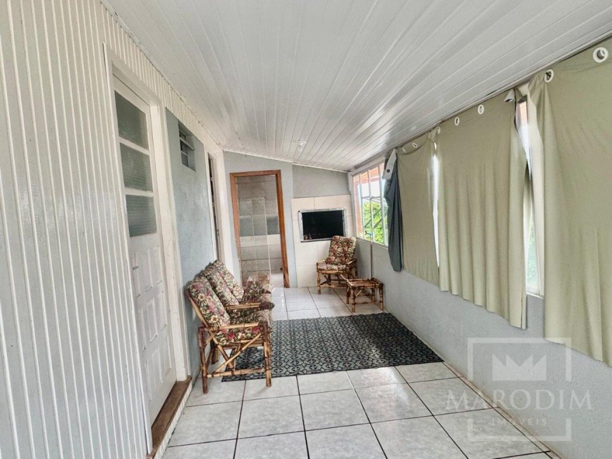 Casa com 180m², 4 dormitórios, Nao suíte, 2 vagas, no bairro Santa Lucia em Marau