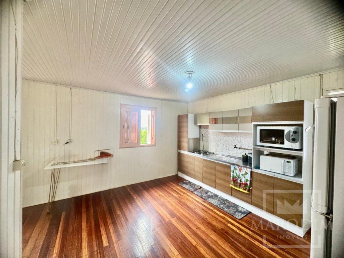 Casa com 180m², 4 dormitórios, Nao suíte, 2 vagas, no bairro Santa Lucia em Marau