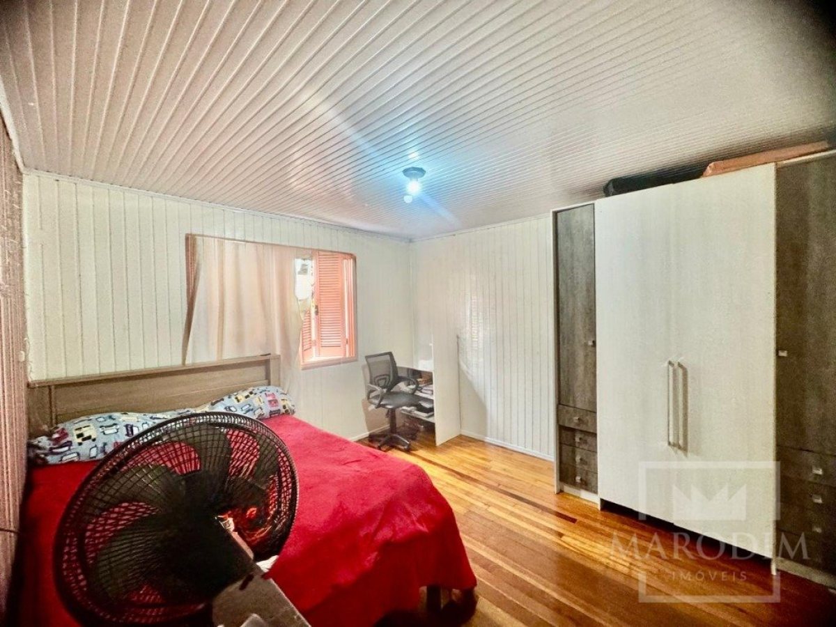 Casa com 180m², 4 dormitórios, Nao suíte, 2 vagas, no bairro Santa Lucia em Marau