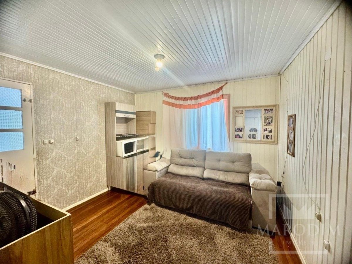 Casa com 180m², 4 dormitórios, Nao suíte, 2 vagas, no bairro Santa Lucia em Marau