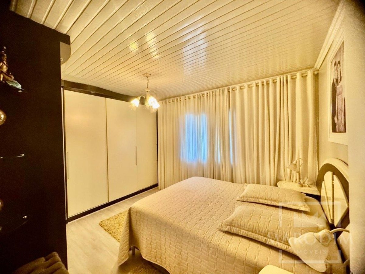 Casa com 240m², 4 dormitórios, Nao suíte, no bairro Santa Lucia em Marau