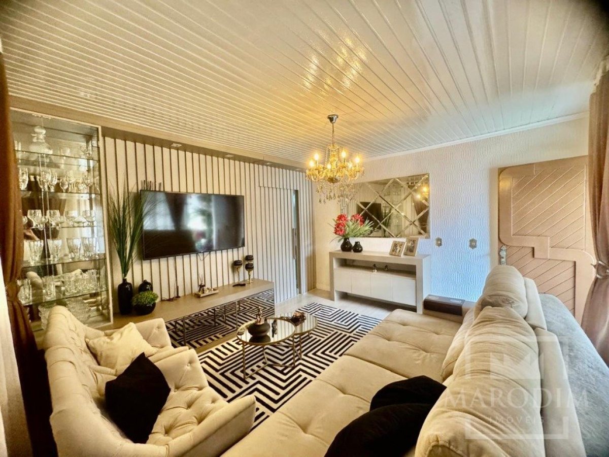 Casa com 240m², 4 dormitórios, Nao suíte, no bairro Santa Lucia em Marau