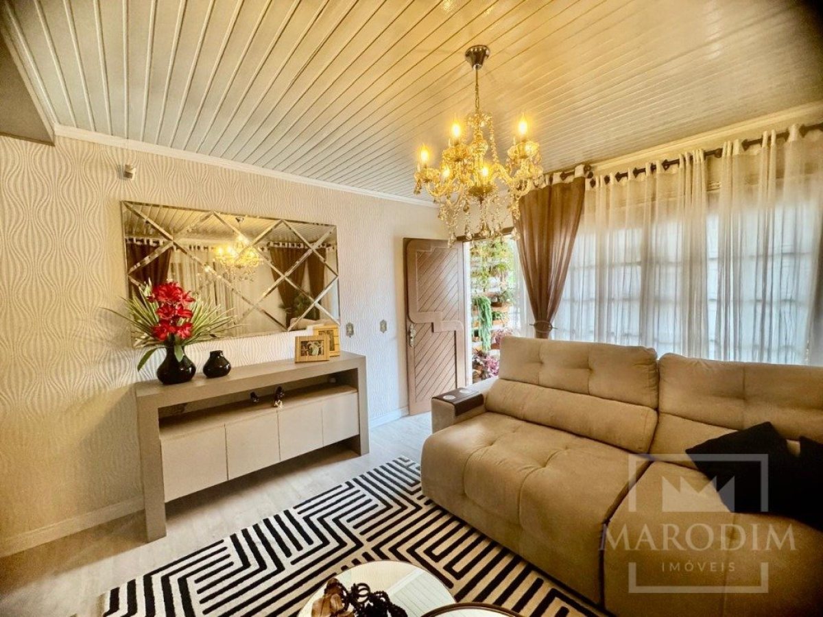 Casa com 240m², 4 dormitórios, Nao suíte, no bairro Santa Lucia em Marau